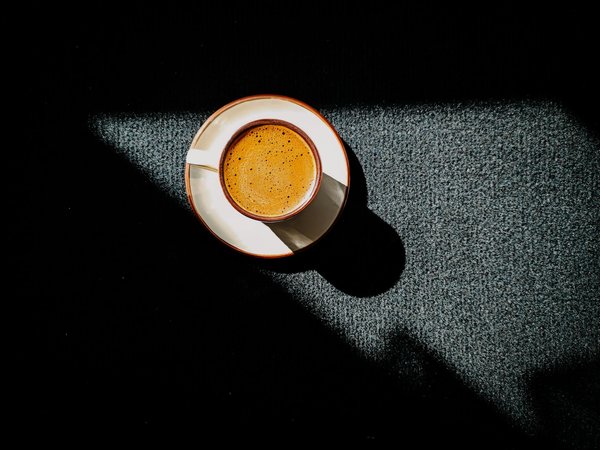 Explore Leading UK Brands Revolutionizing Eco-Friendly Fashion Accessories